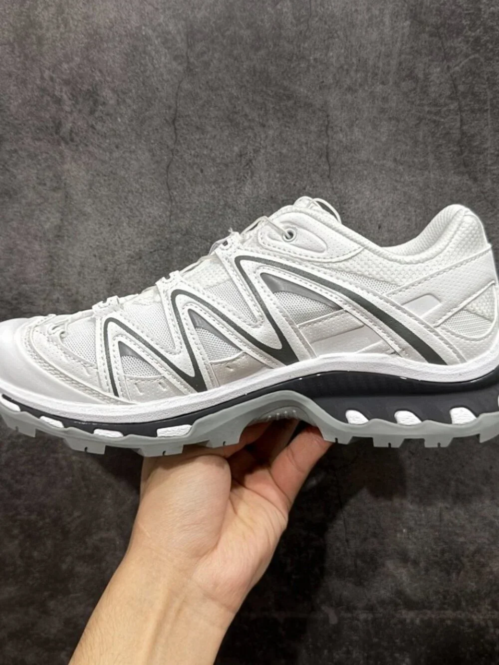 SALOMON XT-Quest Outdoor Performance Shoes, Unisex, White
